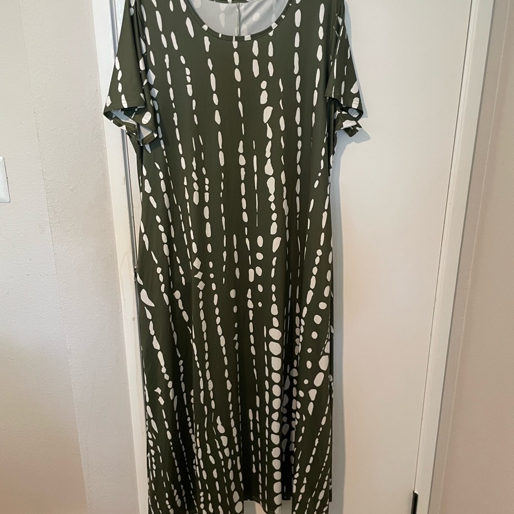 SHEIN NWOT Olive and White Maxi Dress - Picture 3 of 7